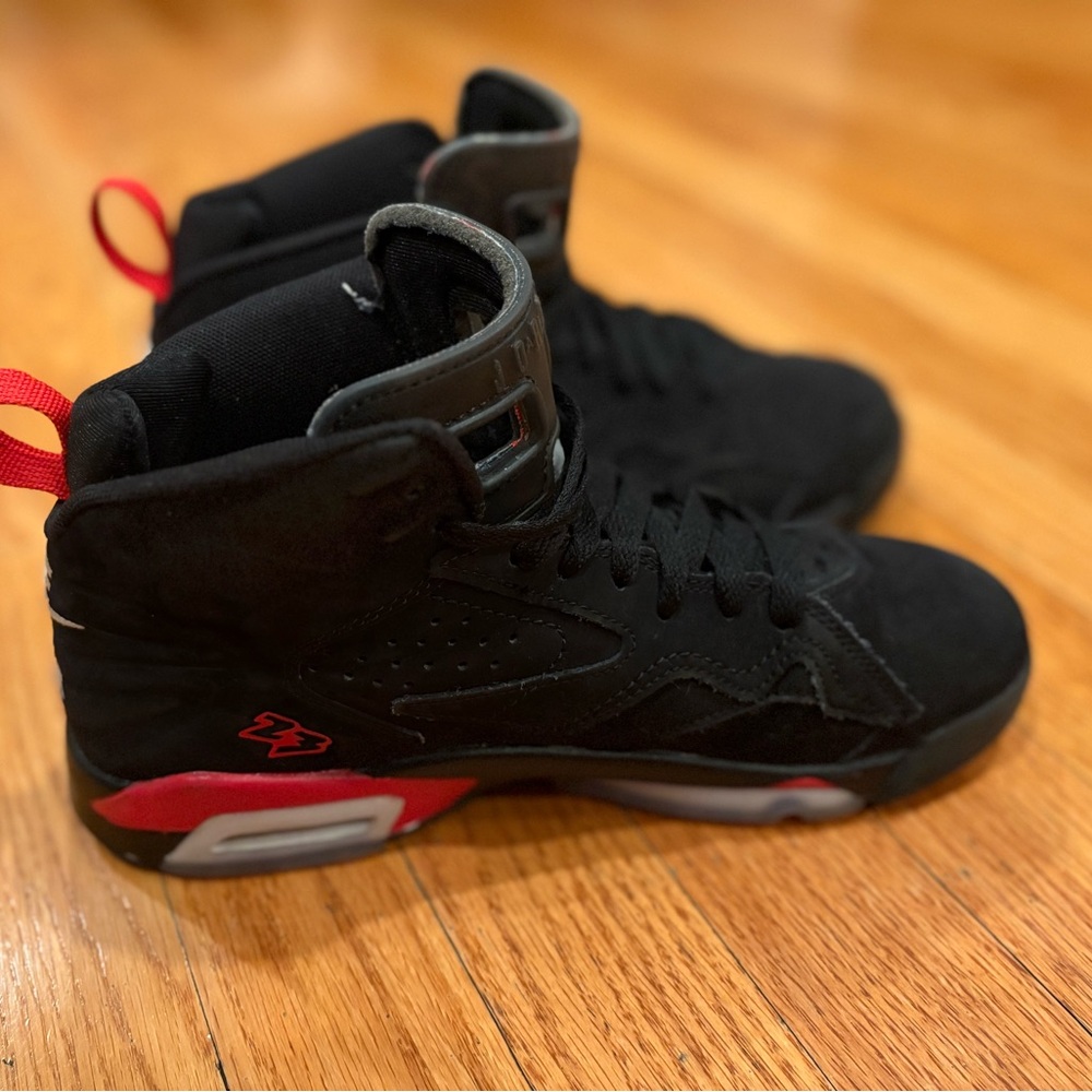 Jordan Jumpman MVP Black/University Red-White - Size 5.5 (Big Kids) - Picture 2 of 6